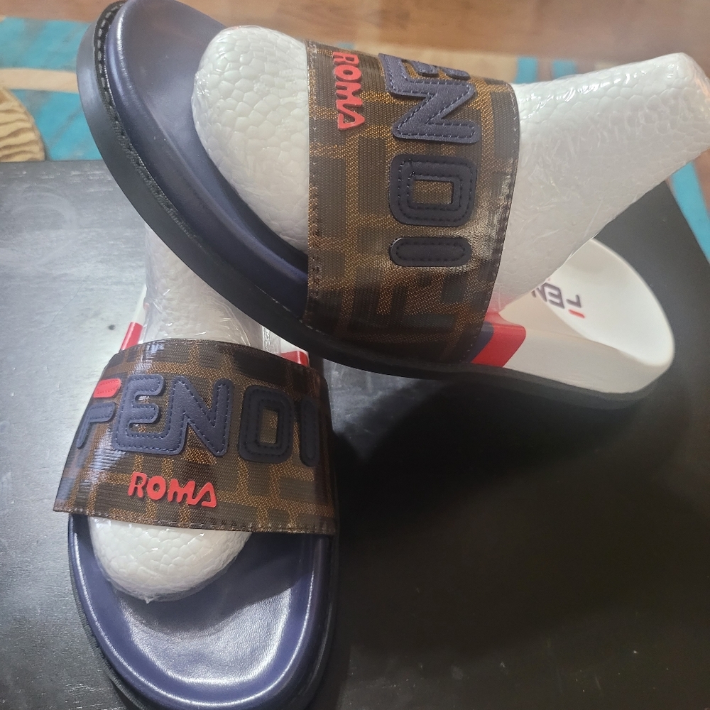 FENDI SLIDES